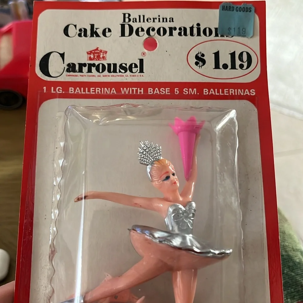 Vintage 1980 Ballerina cake topper NWT, never opened. Has small ballerinas